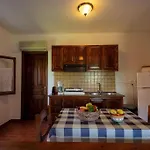 Ikies Zmas Apartment Chorto