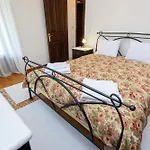 Ikies Zmas Apartment